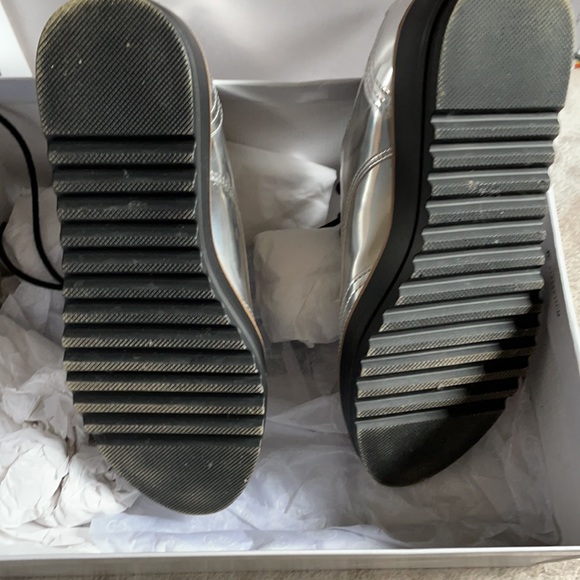 Steve Madden Silver Metallic Oxford - Picture 5 of 6